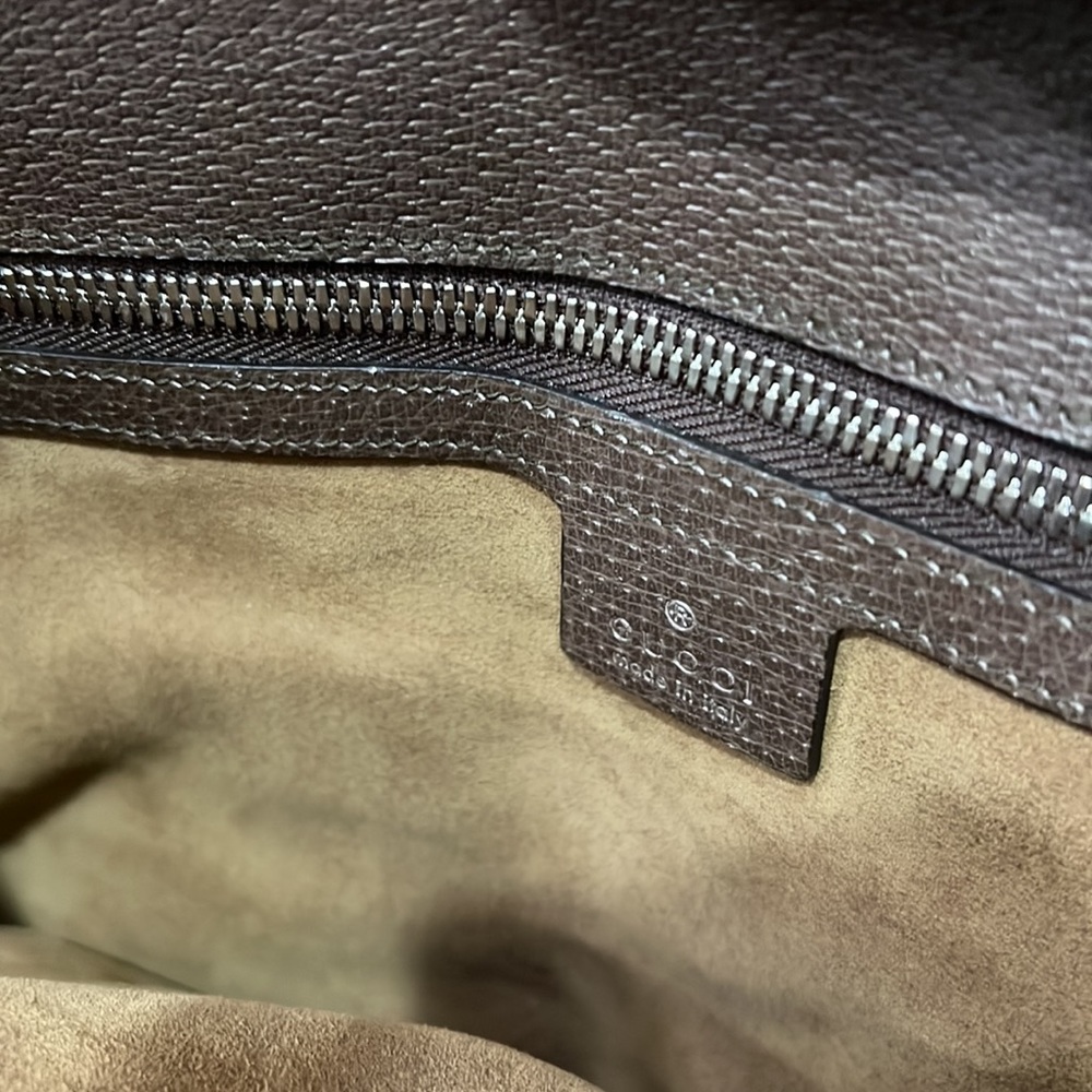 Gucci Tote bag 💼 Use for photo shoots no damage, it’s like new - Picture 5 of 13